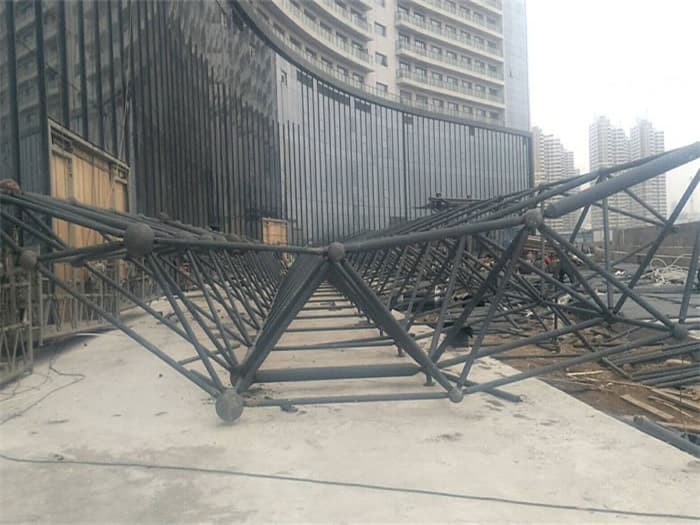 如皋万豪酒店雨棚网架